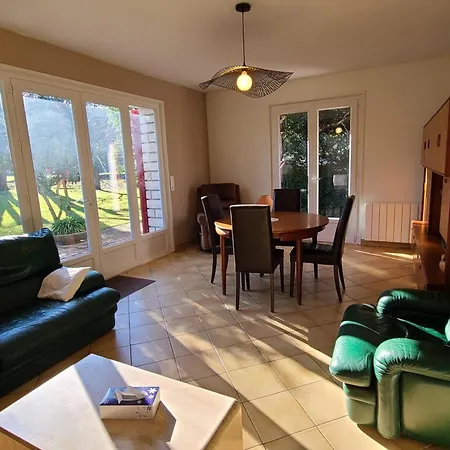 Large 4-bedroom Family *