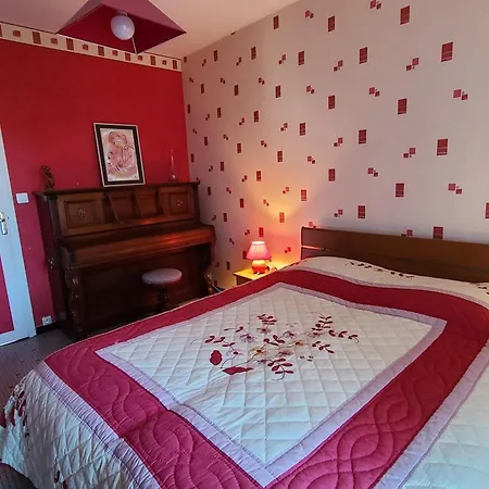 Large 4-bedroom Family *
